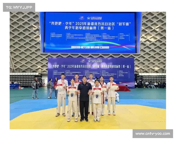 “奔跑吧·少年”赛事由鞍山多部门主办,颁发前三名奖杯 “奔跑吧·少年”赛事由鞍山多部门主办,颁发前三名奖杯